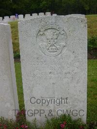 Etaples Military Cemetery - Blake, E C