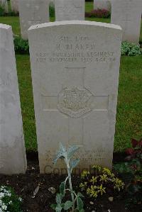 Etaples Military Cemetery - Blakey, H