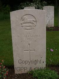 Etaples Military Cemetery - Blandford, W F