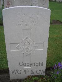 Etaples Military Cemetery - Blow, H