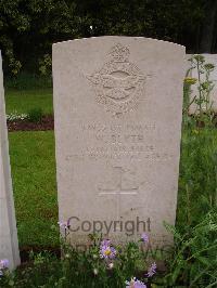 Etaples Military Cemetery - Blyth, William