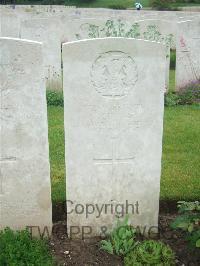 Etaples Military Cemetery - Blythe, F