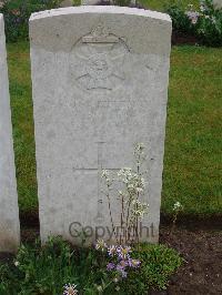 Etaples Military Cemetery - Bollen, W