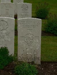 Etaples Military Cemetery - Bolton, George Robert