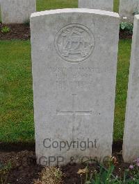 Etaples Military Cemetery - Bone, F J