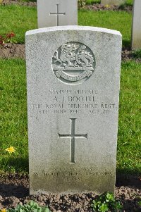 Etaples Military Cemetery - Booth, Albert John