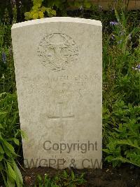 Etaples Military Cemetery - Booth, Cecil Richard