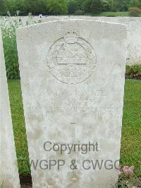 Etaples Military Cemetery - Booth, Frederick