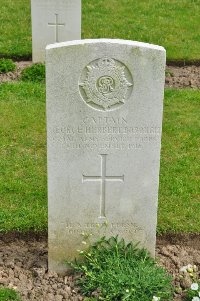 Etaples Military Cemetery - Borough, George Herbert