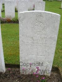 Etaples Military Cemetery - Borrett, G