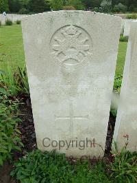 Etaples Military Cemetery - Bould, G R