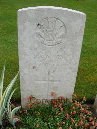 Etaples Military Cemetery - Bowen, Daniel Rufus