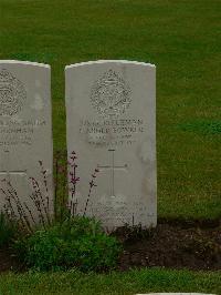 Etaples Military Cemetery - Bowker, H