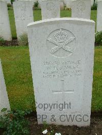 Etaples Military Cemetery - Bowles, William Henry