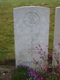 Etaples Military Cemetery - Boycott, H