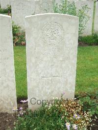 Etaples Military Cemetery - Boyle, P