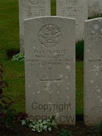 Etaples Military Cemetery - Bradbury, Robert