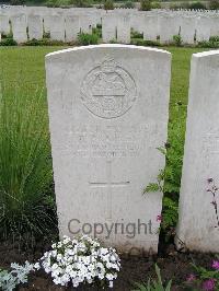 Etaples Military Cemetery - Bradley, F