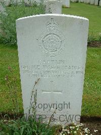 Etaples Military Cemetery - Bradley, George Joseph