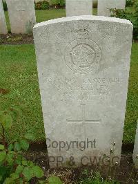 Etaples Military Cemetery - Bradley, Spencer Maxwell