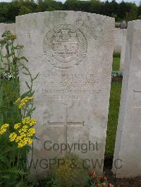 Etaples Military Cemetery - Bradshaw, A J E