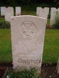 Etaples Military Cemetery - Brady, John