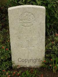 Etaples Military Cemetery - Brakspear, Ronald William