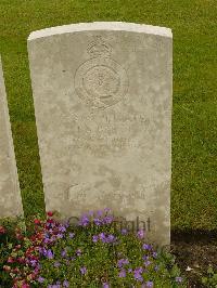 Etaples Military Cemetery - Brett, John Alfred