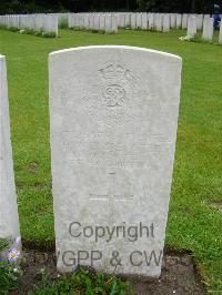 Etaples Military Cemetery - Brewster, Hubert William Duncan