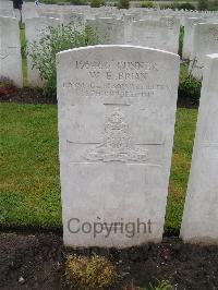 Etaples Military Cemetery - Brian, W E