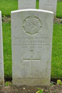 Etaples Military Cemetery - Bridger, W J F