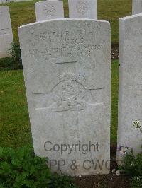 Etaples Military Cemetery - Briggs, J