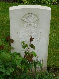 Etaples Military Cemetery - Brindle, William