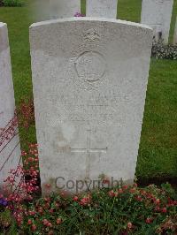 Etaples Military Cemetery - Britten, Alfred