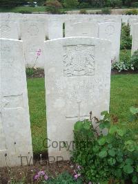 Etaples Military Cemetery - Broadbent, Frank