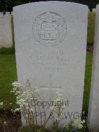 Etaples Military Cemetery - Brockwell, F