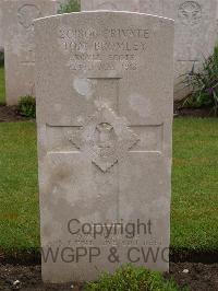 Etaples Military Cemetery - Bromley, Tom