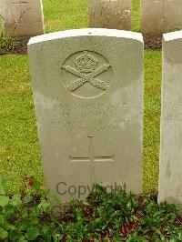 Etaples Military Cemetery - Brooks, H