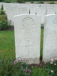 Etaples Military Cemetery - Brough, I J