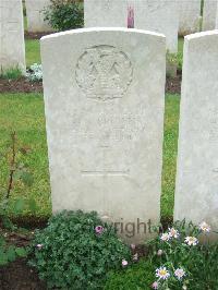 Etaples Military Cemetery - Brown, G H