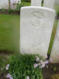 Etaples Military Cemetery - Brown, Gordon Thomas