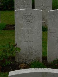 Etaples Military Cemetery - Brown, Harry James