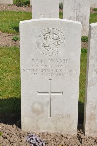 Etaples Military Cemetery - Brown, John