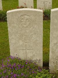 Etaples Military Cemetery - Brown, J H