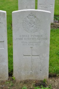 Etaples Military Cemetery - Brown, John Robert