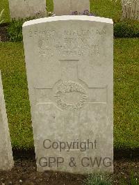 Etaples Military Cemetery - Brown, Michael Leonard