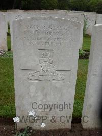 Etaples Military Cemetery - Brown, Norman William