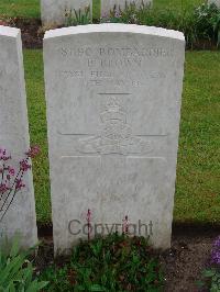 Etaples Military Cemetery - Brown, Philip