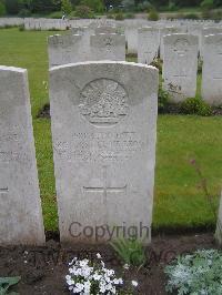 Etaples Military Cemetery - Brown, Roy Nester St Clair