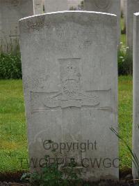 Etaples Military Cemetery - Brown, Robert William